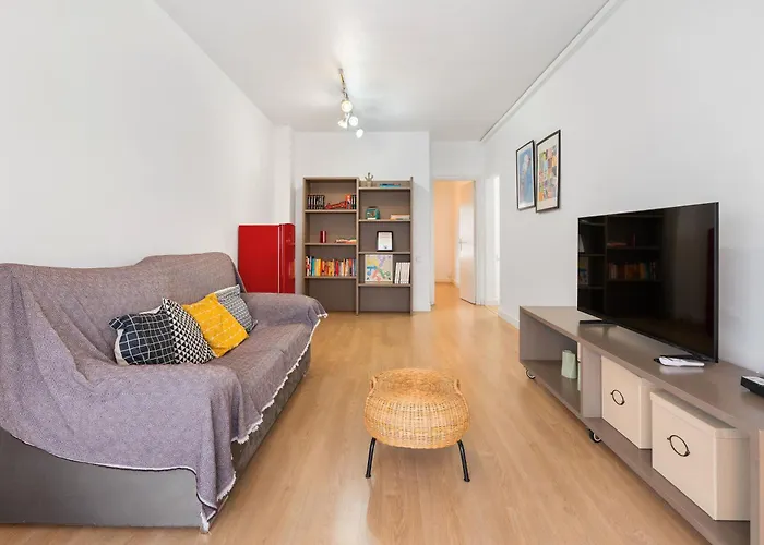 F02: Ultra Central 1 bedroom with FREE WIFI